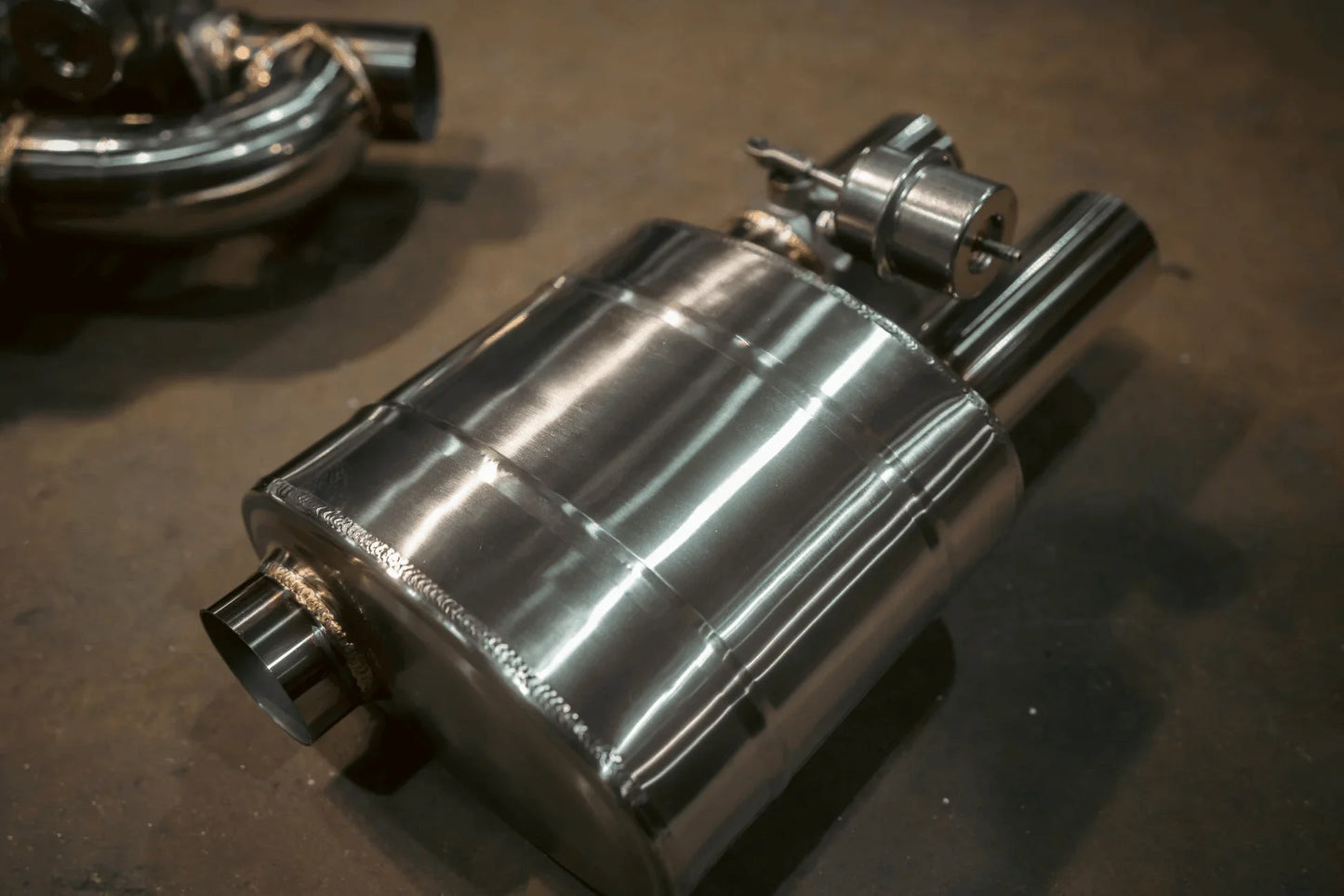 دبة كورسا الالكترونية مع كامل ملحقات التشغيل - Corsatronic Exhausts
