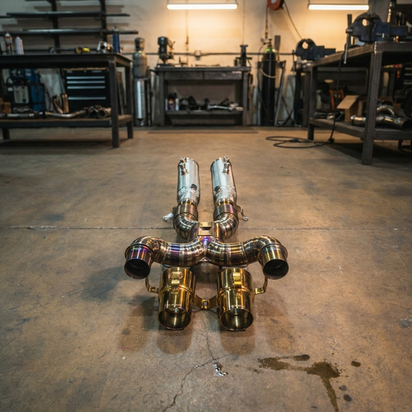 McLaren Artura F1 - workshop