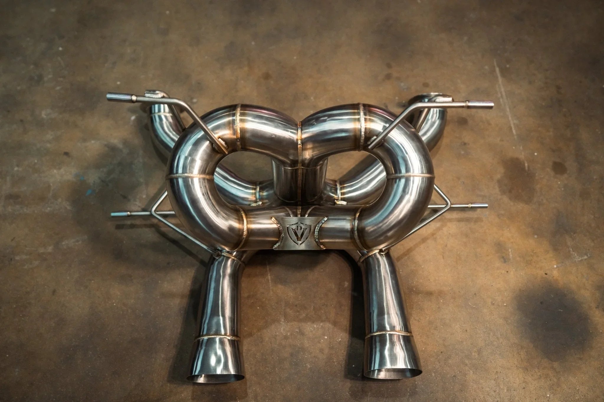 Lamborghini Revuelto F1 نظام كورساترونك - Corsatronic Exhausts